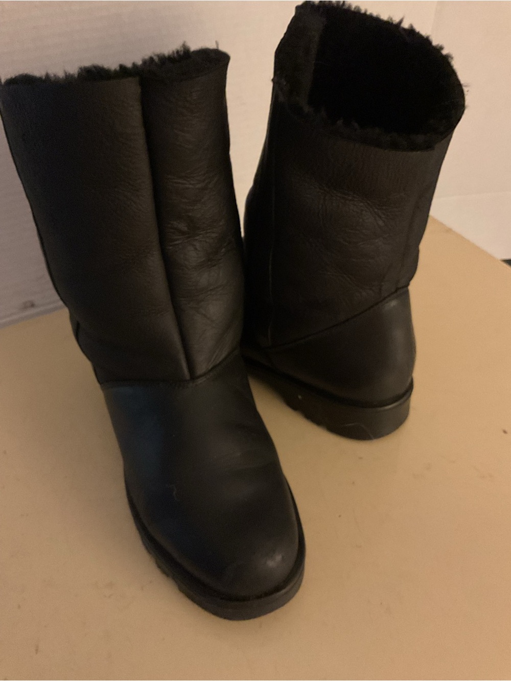 La CANADIENNE women black leather fur waterproof boots US 7.5